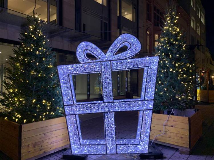 3D Light Up Gift Box